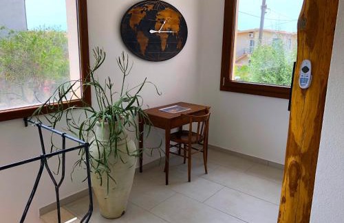 Tancau Sul Mare Apartment | Relax at Scirocco: Steps from the Sea, 4-Star Retreat