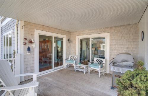 Minot Apartment | Pet-Friendly Scituate Vacation Rental - Steps from the Beach!