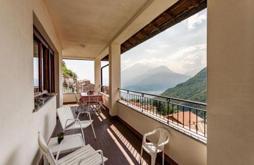 Garzeno Apartment | Scenic Sciura Elena's Terrace: Breathtaking Views Await