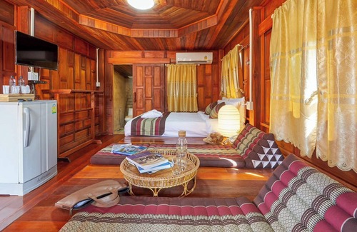 Samnak Thon Hotel | Unforgettable SCN Resort & Spa: Ocean Views and Pool Access