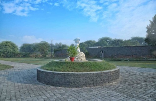 Auli Hotel | Relax at Scorpio Clubs & Resorts with Pool and Dining