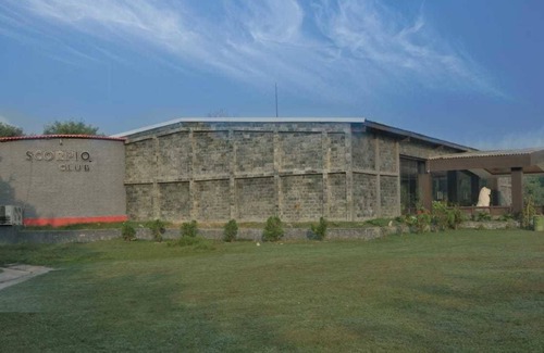 Auli Hotel | Relax at Scorpio Clubs & Resorts with Pool and Dining