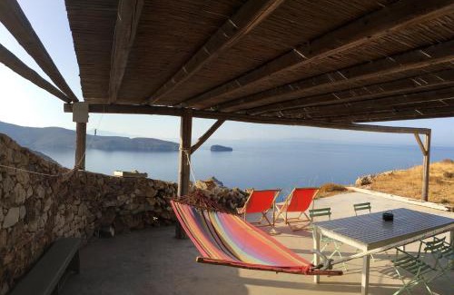 Ganema House | Serifians - Oceanfront Retreat with Pet-Friendly Amenities
