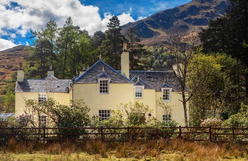 Shiel Bridge House | Pet-Friendly Highland Estate Near Isle of Skye, Rated 9/10