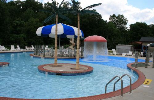Henryville Resort | Family-Friendly Scotrun Camping Resort Loft Model with Pool