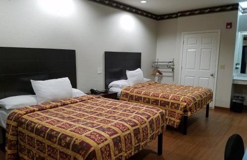 East Downtown Houston Hotel | Welcoming Scott Inn & Suites in Vibrant Downtown Houston