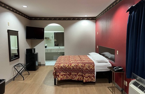 East Downtown Houston Hotel | Comfortable Scott Inn Suites in Vibrant Downtown Houston
