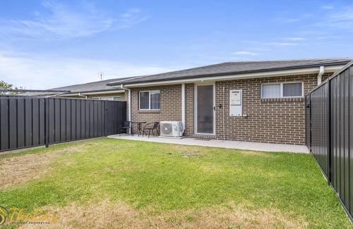 Anna Bay Apartment | Romantic Scott Street Couples Getaway with Ocean Views