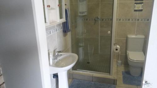 Scottburgh South Apartment | Inviting Scottiesview: Family-Friendly with Pool Access