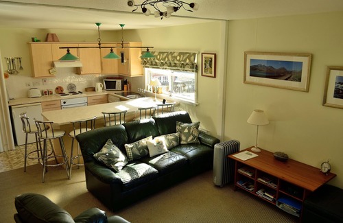 Braemar Cabin | Idyllic Scottish Cottage Retreat with Garden in Braemar