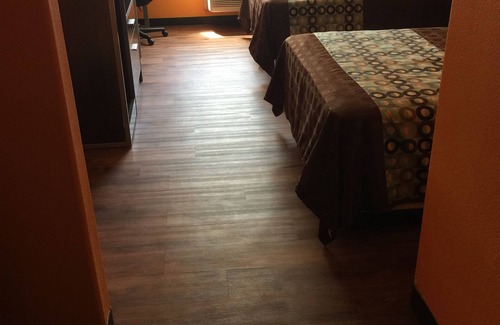 Southeast Houston Hotel | Convenient Stay at Scottish Inn & Suites - Hobby Airport