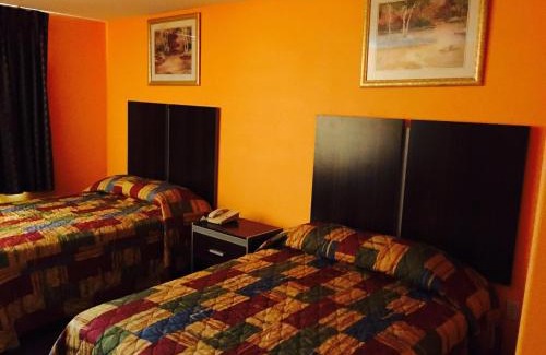 Southeast Houston Hotel | Budget-Friendly Scottish Inn & Suites Near Hobby Airport