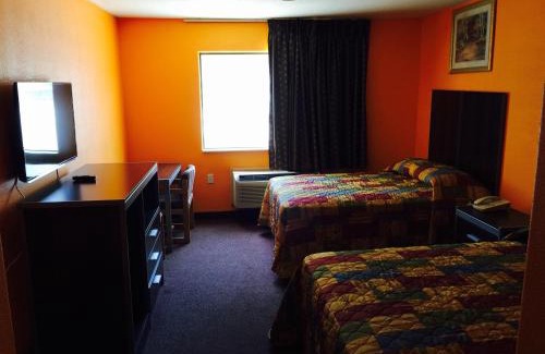 Southeast Houston Hotel | Budget-Friendly Scottish Inn & Suites Near Hobby Airport