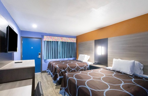 Original Town Hotel | Welcoming Scottish Inn: Spa & Breakfast Awaits You