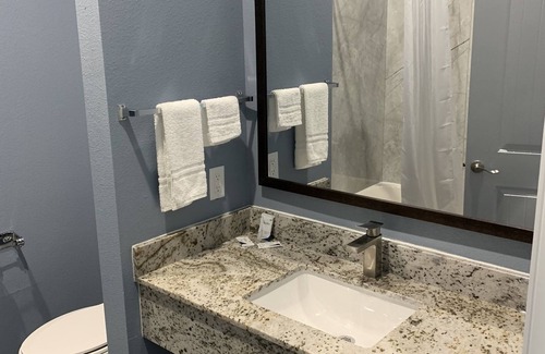 Southbelt/Ellington Hotel | Comfortable Scottish Inns and Suites in Scarsdale Await