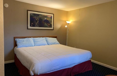 Fayetteville Hotel | Comfortable Scottish Inns Fayetteville with Family-Friendly Amenities