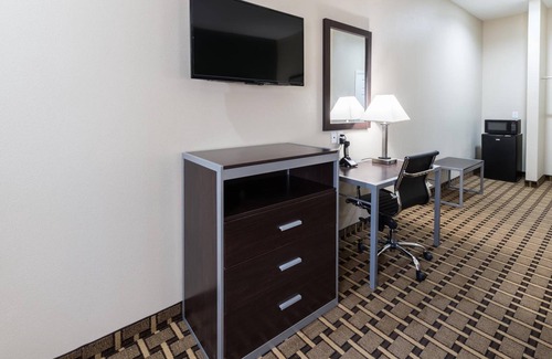 Balch Springs Hotel | Comfortable Scottish Inns & Suites with Family-Friendly Amenities