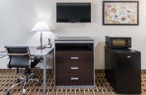 Balch Springs Hotel | Comfortable Scottish Inns & Suites with Family-Friendly Amenities