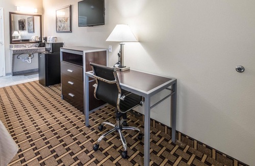 Balch Springs Hotel | Comfortable Scottish Inns & Suites with Family-Friendly Amenities