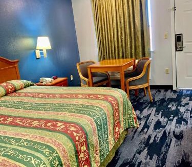 Washington Ave./ Memorial Park Hotel | Budget-Friendly Scottish Inns on Westcott Street for Families