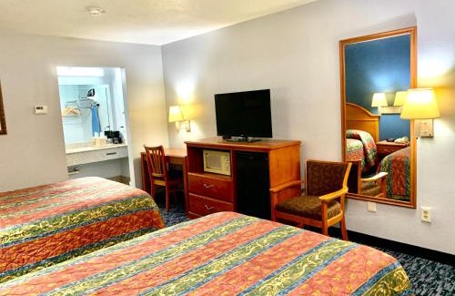 Washington Ave./ Memorial Park Hotel | Budget-Friendly Scottish Inns on Westcott Street for Families
