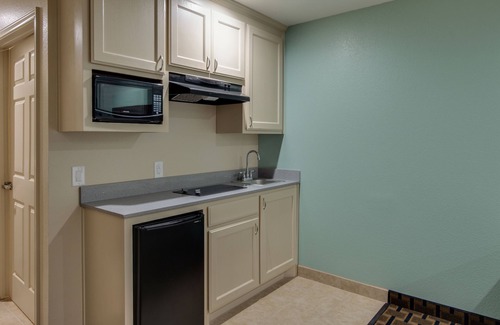 Fort Worth Hotel | Convenient Stay at Scottish Inns White Settlement with Breakfast