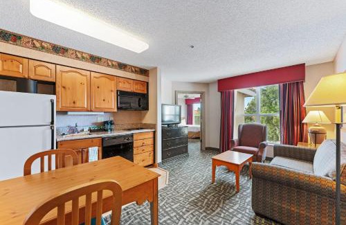 Central Scottsdale Apartment | Pet-Friendly Scottsdale Apartment with Pool & Hot Tub