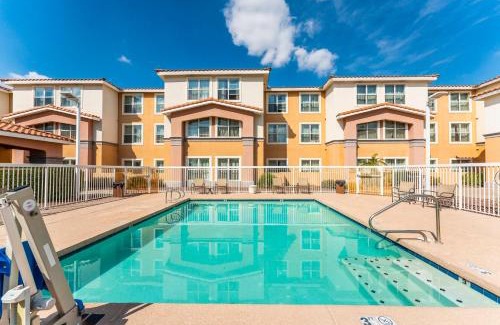Central Scottsdale Apartment | Pet-Friendly Scottsdale Apartment with Pool & Hot Tub