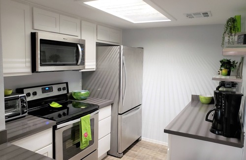 Paradise Valley Village Condo | Contemporary Condo in Prime Paradise Valley Location