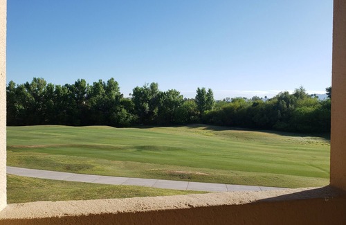 Paradise Valley Village Condo | Contemporary Condo in Prime Paradise Valley Location