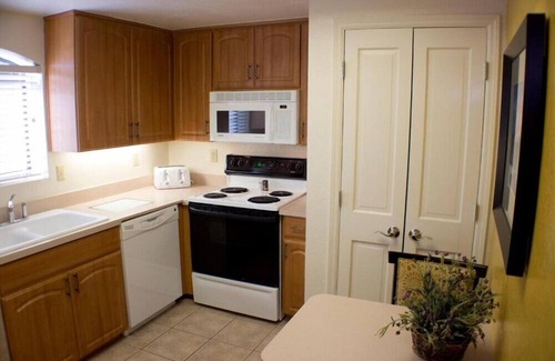 Arcadia Condo | Scottsdale Camelback Resort: 2BR Condo with Pool & Kitchen