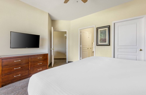 Scottsdale Links Resort | Elegant Scottsdale Links Resort: King Suite with Pool Access