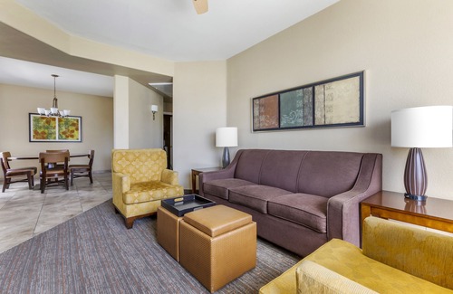 Scottsdale Links Resort | Elegant Scottsdale Links Resort: King Suite with Pool Access