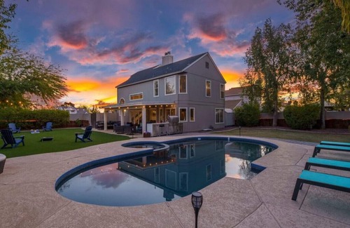 Santiago House | Relax at Scottsdale Oasis with Heated Pool and Spa Retreat