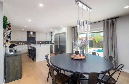 Cox Heights House | Modern Retreat Near Old Town with Pool and Game Room