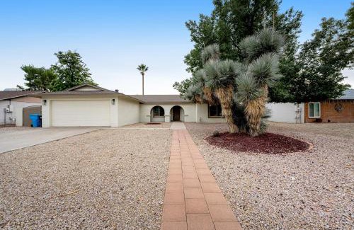 Paradise Valley Village House | Discover Scottsdale's Hidden Gem - 4-Star Pet-Friendly Retreat