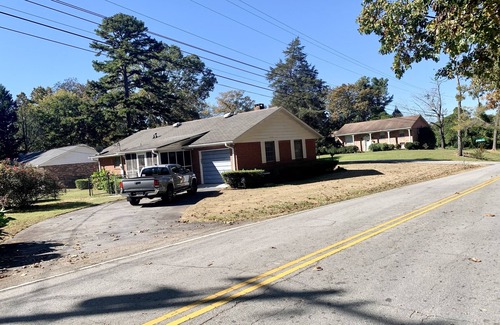 Pendleton House | Inviting Home with Screened Porch, Pet Friendly & More