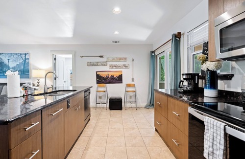 Greater South River City House | Explore Soco Charmer: Family-Friendly with Breakfast Included
