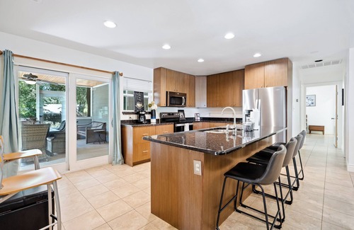 Greater South River City House | Explore Soco Charmer: Family-Friendly with Breakfast Included