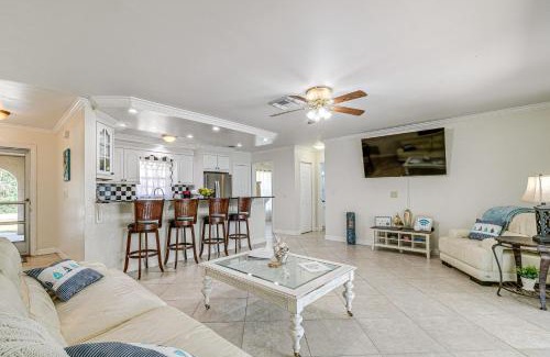 Spring Hill House | Spring Hill Retreat with Screened Lanai and Heated Pool