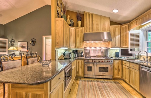 Beech Mountain Cabin | Perfect Beech Mountain Cabin with Spa and Cozy Hearth