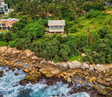 Nilwella House | Discover Screwpine Beach Villa with Private Oceanfront Access
