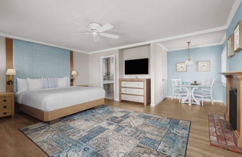 Village of La Jolla Hotel | Relax at Scripps Inn La Jolla Cove with Spa & Breakfast