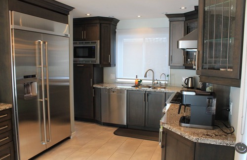 Valentia Cottage | Experience Scugog Lake House: Hot Tub, Sauna & Oasis Views