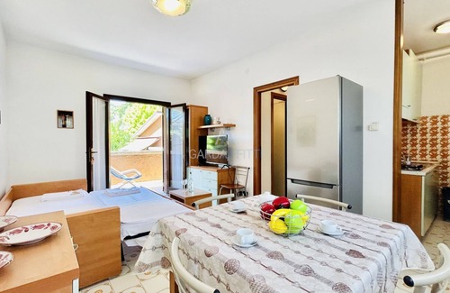 San Benedetto di Lugana Resort | Scylla Apartment - 200 m from Lake Garda with Pool