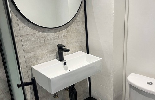 Darlington Apartment | SD Studio Nr Hopetown A1 A19 A66, Town Centre, Modern Space