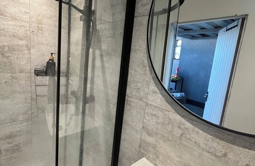 Darlington Apartment | SD Studio Nr Hopetown A1 A19 A66, Town Centre, Modern Space