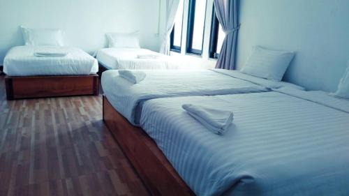 Vang Vieng Hotel | Budget-Friendly SD View Hotel with Family Amenities