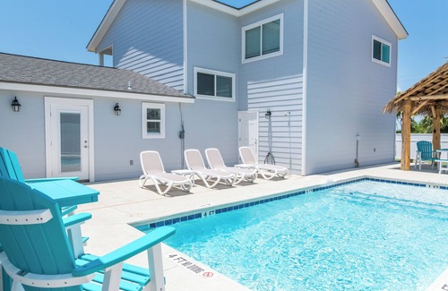 Safe Harbor House | Beachfront Bliss at Sassy Seahorse: Pet Friendly Retreat