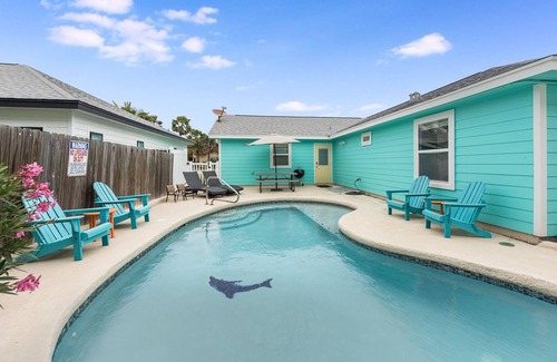 Safe Harbor House | Experience the Diving Dolphin: Oceanfront Bliss Awaits